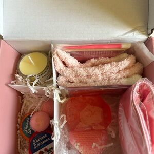 Luxurious Pink Bath Soak & Bubbles Set